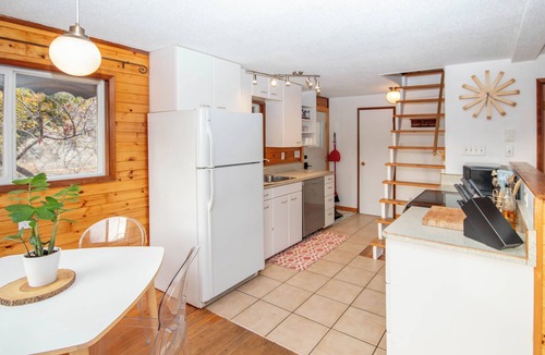 Okanagan-Similkameen Cabin | New! Renovated Pickers Cabin with beautiful views !