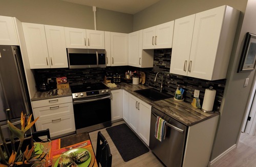 Saskatoon House | New Stylish Basement Suite | Private Entry | Quiet Neighborhood
