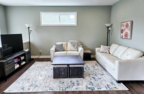 Salmon Arm Apartment | New suite with lake view