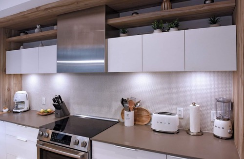 Mont-Tremblant Condo | NEW! Verbier Chelsea | Ski Mountain View | Shuttle to Resort | Covered Parking + Spa & Pool Access