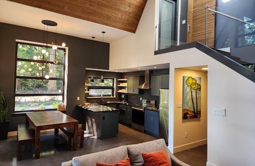 Stephenson Point Cottage | Newly built Grand Cedar Lodge on the Straight of Georgia.