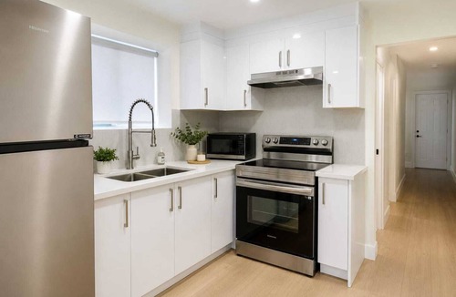 Burnaby Apartment | Newly Built Suite, Burnaby Hideaway Close to Transit
