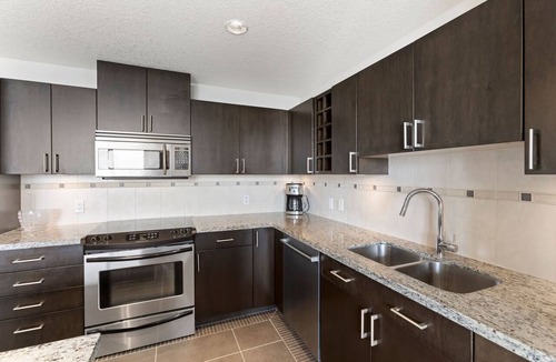 Rosscarrock Condo | Newly Furnished 2BD, 2BA Condo with Pool and Stunning View!