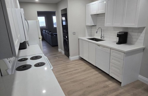 Wasaga Beach Condo | Newly Renovated Beach Condo with Salt Water Pool Right on Wasaga Beach