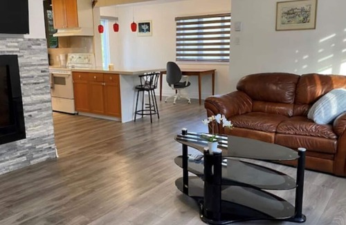 Sainte-Dorothee House | Newly Renovated Bungalow