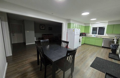 Stewart House | NEWLY RENOVATED! Cozy Mountain View Home with Fenced Back yard and Fire Pit.