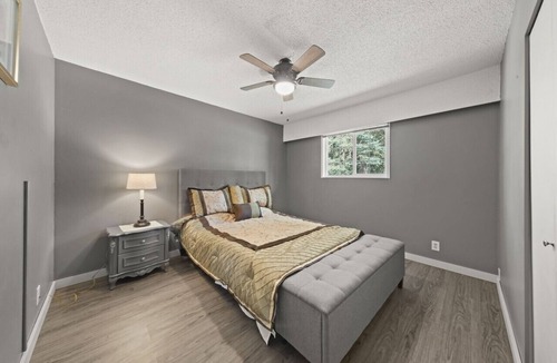 Langley House | Newly Renovated Langley Stylish Home w/ Large Yard