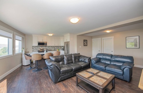 Vernon House | Newly renovated with Lakeviews, big yard, minutes to Silver Star/Golf/Wineries.