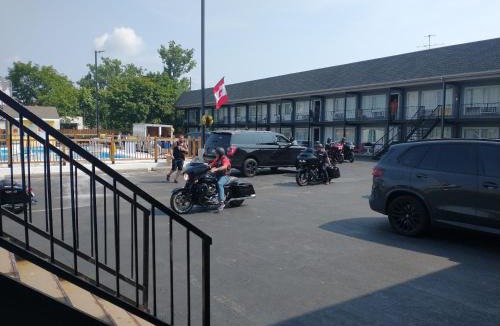 Niagara Falls Hotel | Niagara Falls Courtside Inn