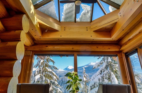 Blueberry Hill Ski Chalet | Nicest 3 bedroom in Whistler