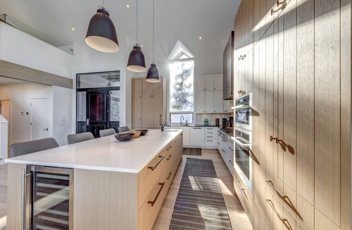Blueberry Hill House | Nighthawk 3343 - Stunning Views, Private Hot Tub, Recently Renovated, Gas Fireplace
