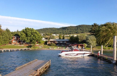 Vernon Resort | Nirvana Cabana Lakeside - Supreme