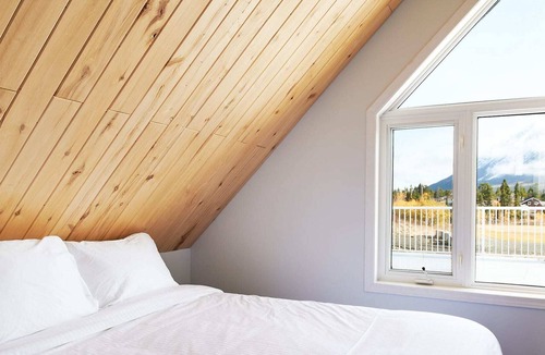 Carcross Apartment | NN - The Beach House, Carcross 3-bed 2-bath