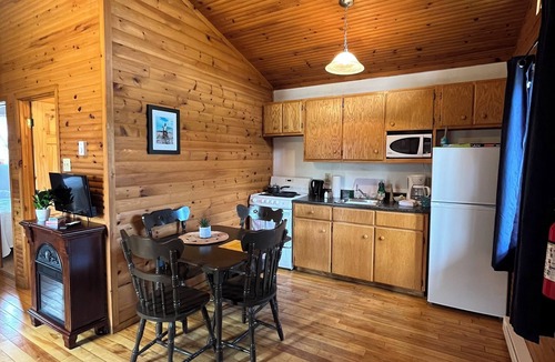 Sandringham Cabin | Noah's Cottage at Sandringham