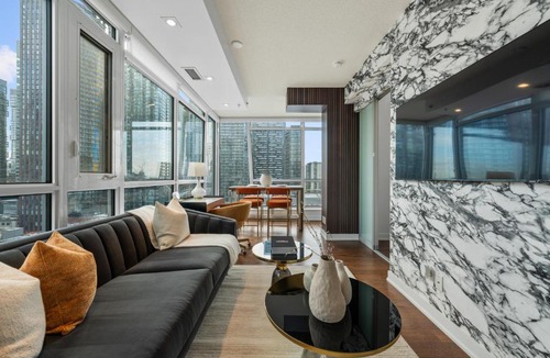 Downtown Toronto Apartment | NoMad Suites - Toronto's Entertainment District