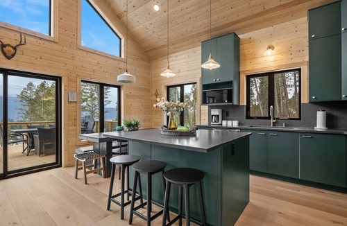 East Kootenay House | Nordic Nest | Barrel Sauna | Fireplace | Fire Pit
