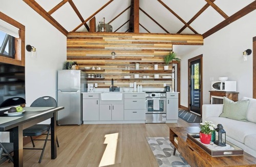 Saint Louis de Kent Cabin | Nordic Spa Retreat, 6 beds, 3 baths, 3 kitchens