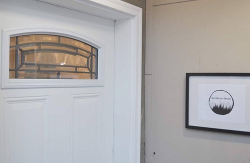 Prince George House | Northern Abode - Modern 2 Bedroom Suite Downtown ★