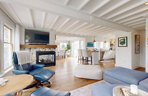Lunenburg County Cottage | Nova Scotia waterfront retreat with sauna and hot tub!