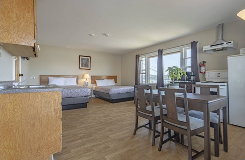 Yarmouth Hotel | NovaStar Motel On The Lake