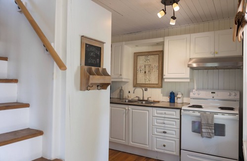 Lac-Brome Cabin | Ô chalet vert - just a few minutes away