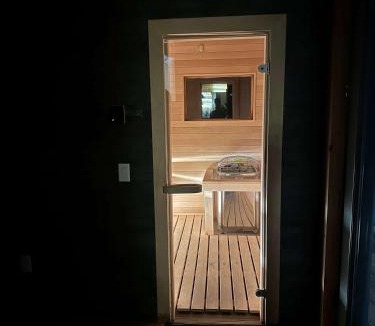 Morin Heights Ski Chalet | o sommet bleu 1chambre & spa sauna hammam