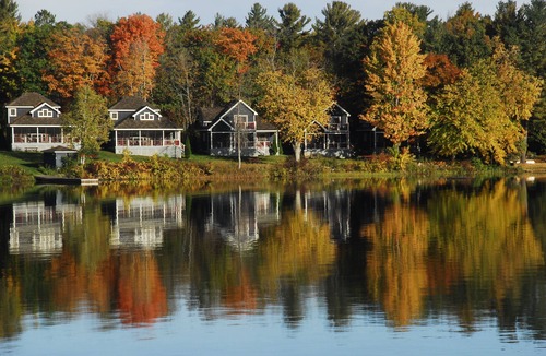 Port Stanton Cottage | Oak Cottage - Lakefront Cottage on Beautiful Sparrow Lake