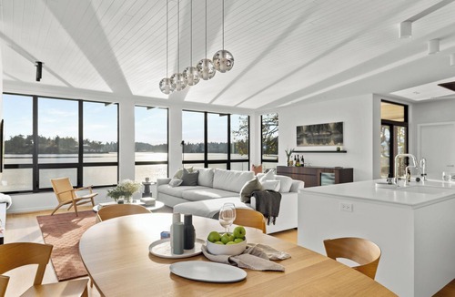 Saanich West House | Oakmere House on Portage Inlet