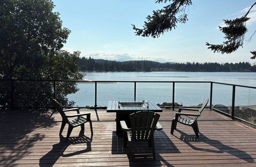 Regional District of Nanaimo Condo | Ocean Front Nature Resort !