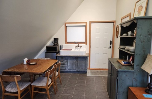 Metro Vancouver Regional District Cottage | Ocean, Lake, Forest, Hiking, Workspace, Perfection.