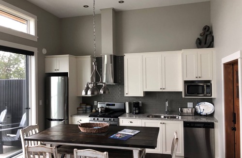 Port Renfrew House | Ocean Serenity (Oceanfront, Amazing Views)