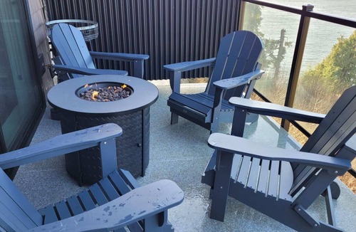 Port Renfrew House | Ocean Serenity (Oceanfront, Amazing Views)