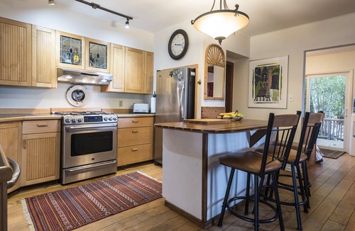 Comox House | Ocean view, beach access, 3 bedroom country home.