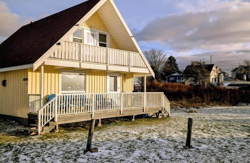 Lockeport Ski Chalet | Ocean-View Chalet · King + 2 Queens · Pet-Friendly