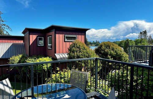 Sooke House | Ocean View Townhome - Sooke Harbour Marina