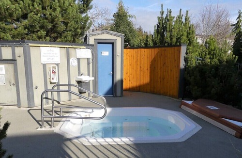 Sooke House | Ocean View Townhome - Sooke Harbour Marina