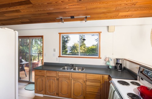 Salt Spring Island Cabin | Ocean Vista in The woods a cozy cabin located in Salt Spring.