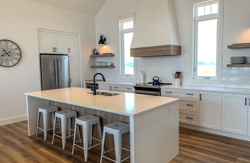 Sea View Cottage | Oceanfront 3BR/2BTH, walk to beach with firepit and AC