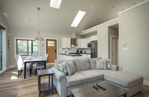 Port Renfrew House | Oceanfront & Amazing Views - Pet Friendly - 2bdrm
