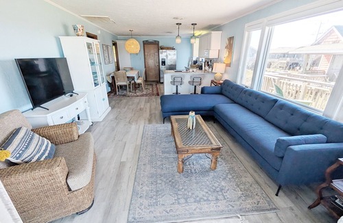 Colington Cottage | Oceanfront Classic 4-bedroom Beach Cottage Kill Devil Hills