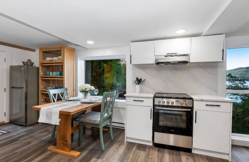 Juan de Fuca Electoral Area Cottage | Oceanfront Cottage with Hot Tub