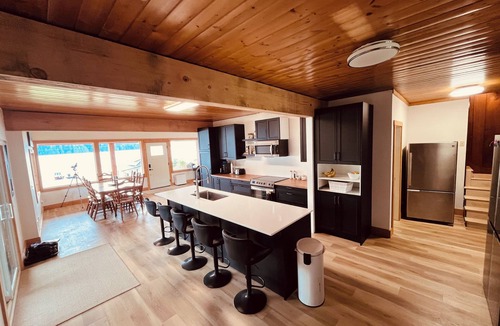 Quatsino House | Oceanfront FISHING home-BOAT ACCESS w/hot tub & private dock. Sleeps up to 17+