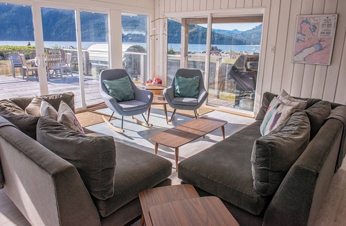 Port Renfrew Cottage | Oceanfront Retreat. Breathtaking Views, Barrel Sauna & Family-Friendly Comfort.