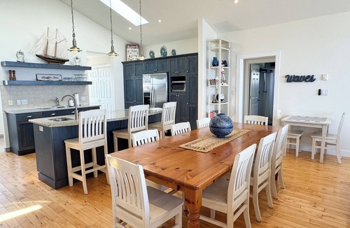Sea View Cottage | Oceanfront steps to beach, great views and two sleeping wings, AC 4 br
