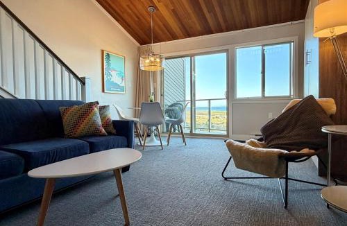 Regional District of Nanaimo Resort | Oceanfront Studio with Loft - amazing views!