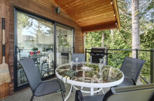 Port Renfrew House | Oceanfront view 2 entertainment areas -Pet Friendly