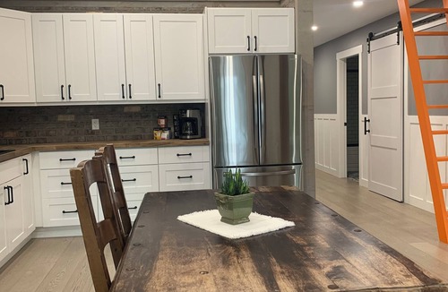 Galiano House | Oceanfront Views, Full Kitchen, Wi-Fi ~ Where the Forest Meets the Ocean