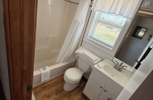 Buxton Cottage | Oceanside Accommodations - Oceanside Three Bedroom Cottage