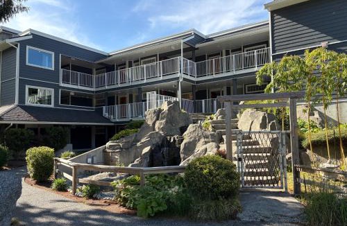 Regional District of Nanaimo Apartment | Oceanside Nature Resort