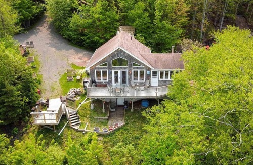 Englishtown Cottage | Oceanview Cottage on Cabot Trail - Main Level